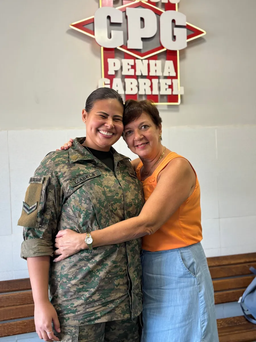 Izabela, ex-aluna do Colégio Penha Gabriel e integrante da Marinha do Brasil como Fuzileira Naval